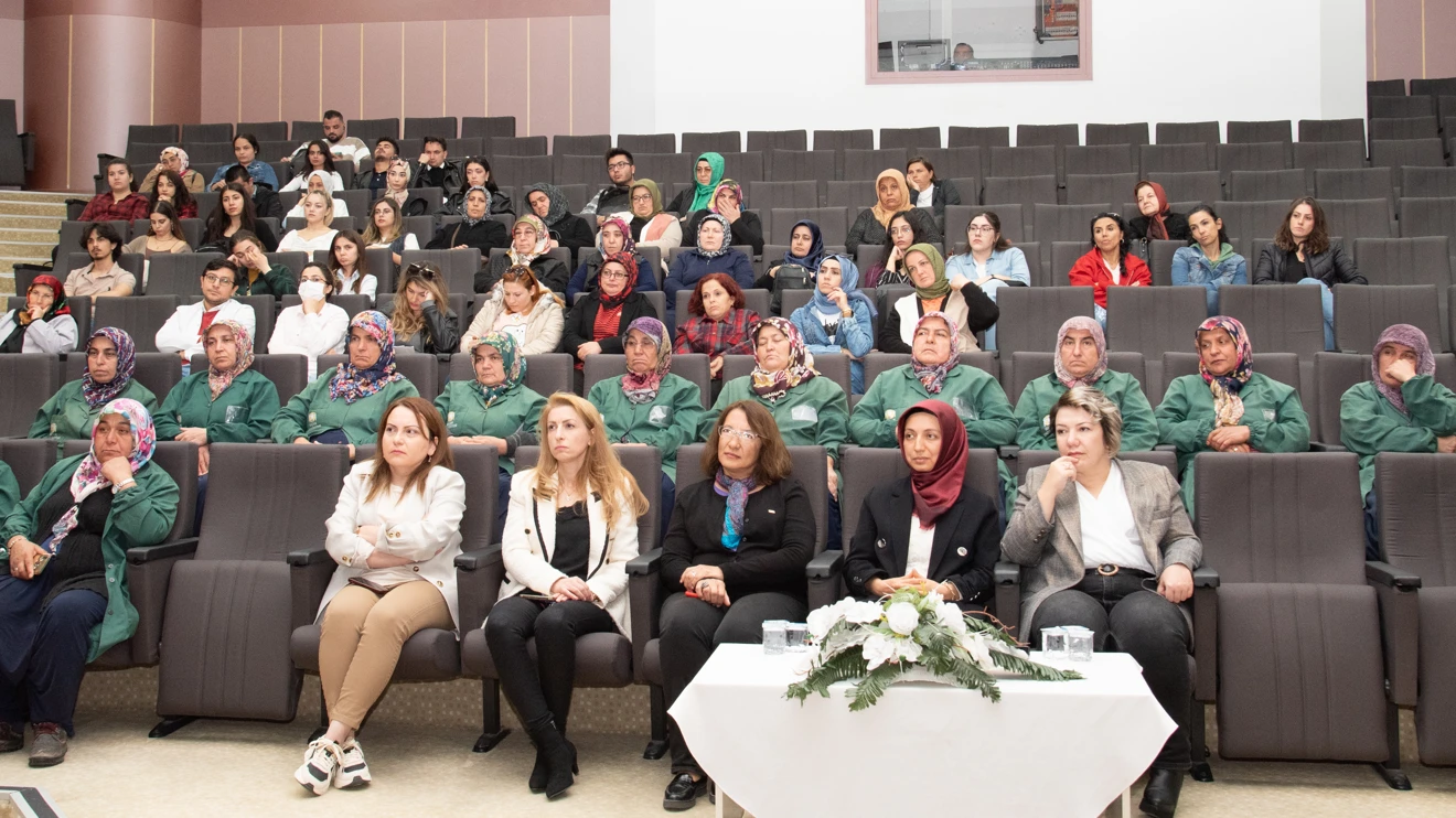 Selçuk Üniversitesinde ‘Meme Kanseri Farkındalığı’ semineri 